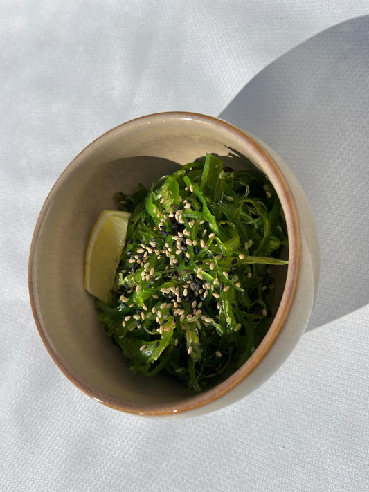 4. Wakame salat med mix sesam og citron